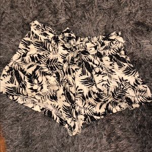 palm tree flowy shorts